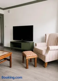 Beautiful NEW Riverside property near Glasgow - Image 2