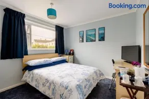 Bed & Breakfast Only - not 24 hour lodging - Truro, Cornwall - free parking - Image 1