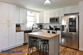 3BR Home for 8 - Only 5 Minutes to Ark - Foosball - Image 2