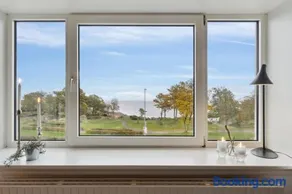 Beautifull 2-Room Apartment With Sea View - Image 5