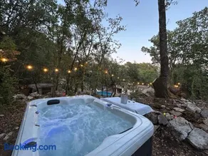 Villa climatisée, Piscine, Spa, jardin 4500 m2 dans la foret - Image 1