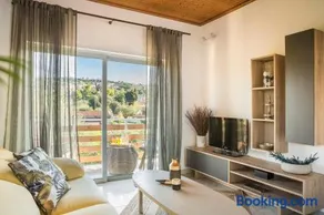 Malibu Suites & Apartments - Image 4