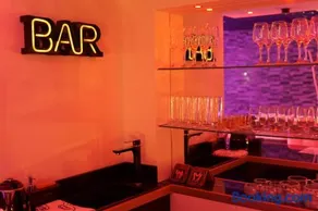 Loveroom de charme avec jacuzzi et sauna - Image 3