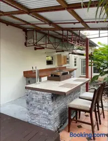 CHEERFUL PRIVATE ROOM 2 MILES AWAY FROM SUNNY ISLES BEACH - Image 2