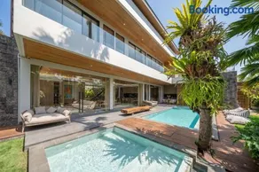 Lila Villa - Family and Group Retreat in Pererenan - Image 3