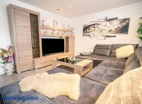 XXL Apartment mit Garten, Küche, 2 Kingsize-Betten, Internet & Parkplatz - Image 1