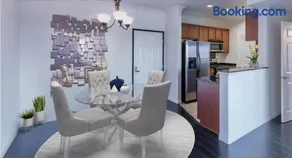 LALA House -1Br with Free Parking, Pool, Laundry - Image 3