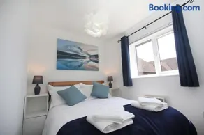 ChiPad Mono - Comfy City Centre Apartment with Free Parking Space - Image 2