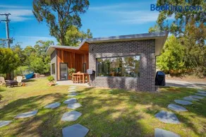 Tranquility Base - 1 Bedroom Cabin - Oceanview - Image 4