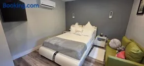 Private Luxury Apartment Near IKEA, Gated Parking - Image 2