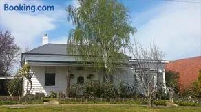 Flynn's Inn - Image 1