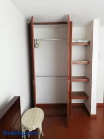 Habitación en excelente sector con baño privado externo - Image 5