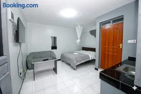 White House Suites - Image 4