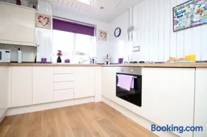 3 Bedroom family home Newport, Located next to M4 - Image 3