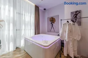 Via Mare Jacuzzi Suites by Premium Selection - Image 1