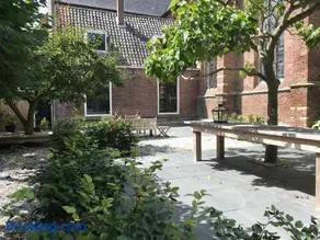 Bed en kerk monumentale 2 slaapkamer woning - Image 3
