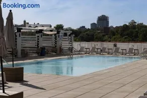 Modern Loft 15 Min from NYC with City View & Pool - Image 4