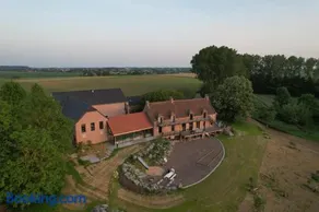 Favarge, charm, comfort, and a large garden - Image 1