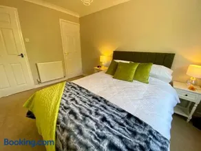 Cosy Bungalow Near Open Countryside - Image 4