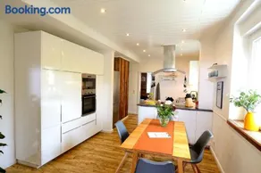 Chalet-Apartmenthaus mit 4 Schlafzimmern! - Image 3