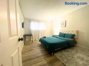 Flowealth Suites - Private Rooms Near West Edmonton Mall - Image 3