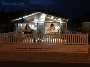 Southsea, Beach and Beauty Lodges - Image 2