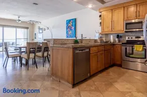 Playa Blanca Condo - 9th Floor Ocean Views! - Image 2