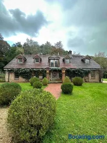 Elegant Hampshire Countryside Stay - Image 1