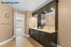 Maple Heights - Stunning Home in West Ottawa - Image 1