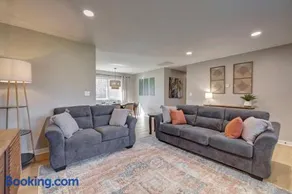 Beautiful 3 BR/2 Bath Very Close to IU & Downtown - Image 2