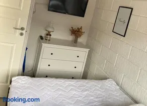 Cozy Cottage Close To The Beach - Image 2