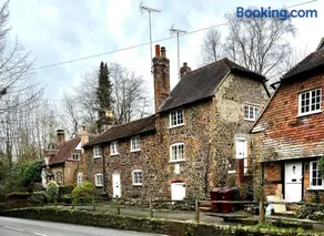 4 St Richard’s Cottages - Image 1