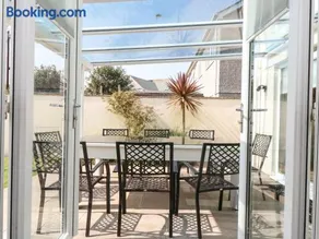 Ridgeback House - Image 3