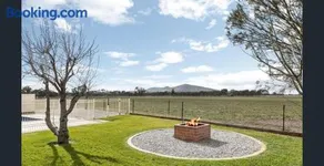 Cozy You Yangs Family Retreat in Lara! - Image 1