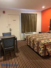 San Diego Inn - Image 3