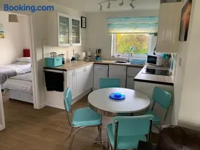24 Gower Holiday Village - Image 4