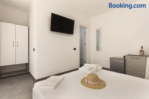Flamingo Corbu Resort - Image 3