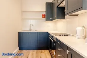 Stylish Portobello Flat near Beach with Free parking and Fast WiFi - Image 4