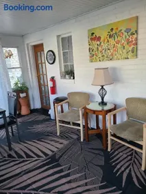 3 bedroom colonial house - Image 4