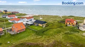 Lovely Holiday Home With Panoramic Views Of The North Sea - Image 1