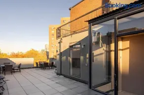 Large Upper East Side 1BD Elevator Rooftop - Image 2