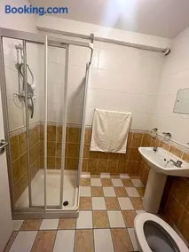 Ideal Guest House - Image 2