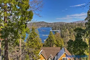 Stunning LAKE VIEW Game Room Spa Walk To Village - Image 1