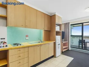 The Entrance Waterfront Apartment 505 - Image 2