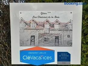Gîtes "Aux Charmes de la Baie" labellisés 3 clévacances avec parking et terrain clos - Image 1