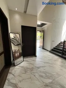 brick hotel & luxury suites - Image 3