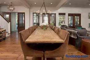 5 Bedroom Wilson Village Home 62 - Image 3