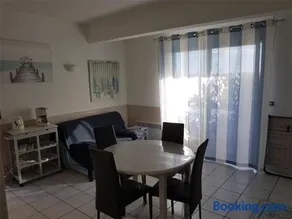 Appartement T3, 6 Pers, Pieds dans l'Eau au Barcarès, Terrasse et Parking - Image 1