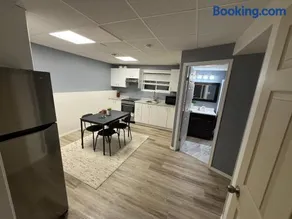 1 Bedroom spacious basement - Image 3