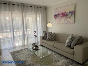 Fourways Luxe Suite - Image 4